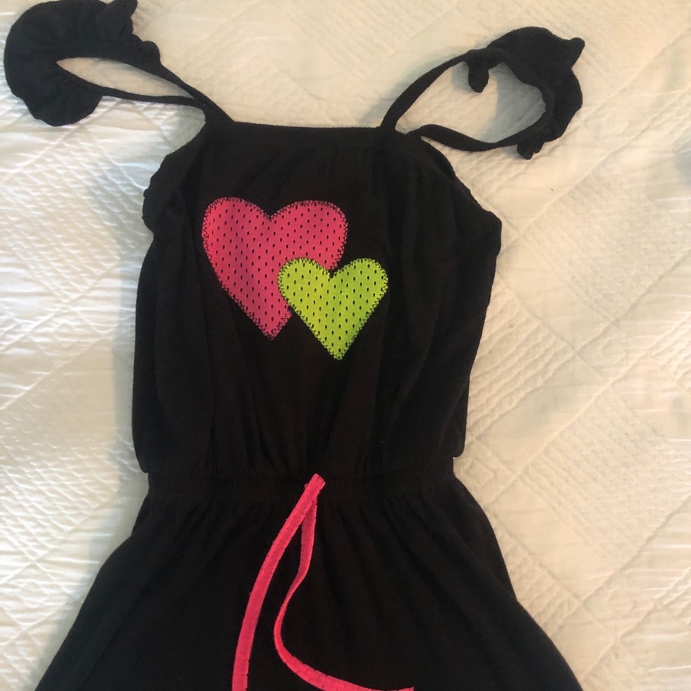 Random hearts girls size 6 romper